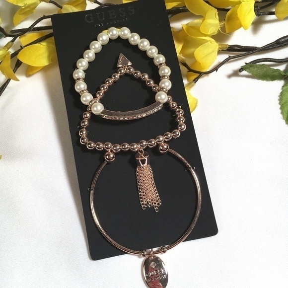 𝅺3/$29! Set of 3 GUESS Faux Pearl & Tassel Bracelets - Picture 1 of 8